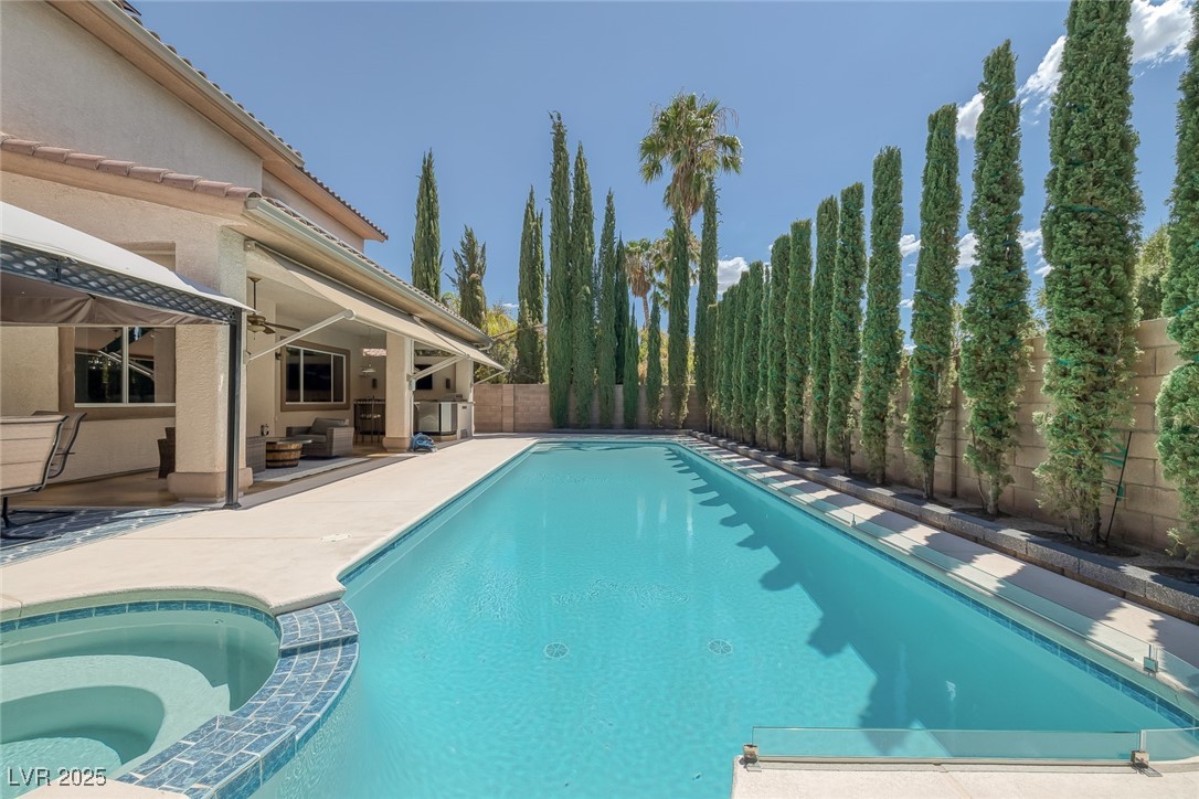 5405 San Bellasera Court