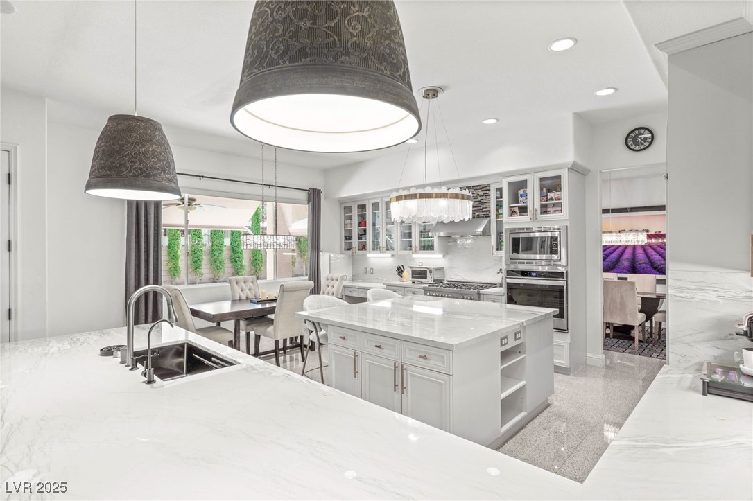 5405 San Bellasera Court