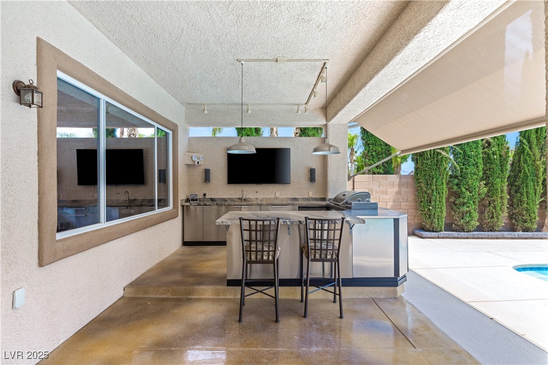 5405 San Bellasera Court