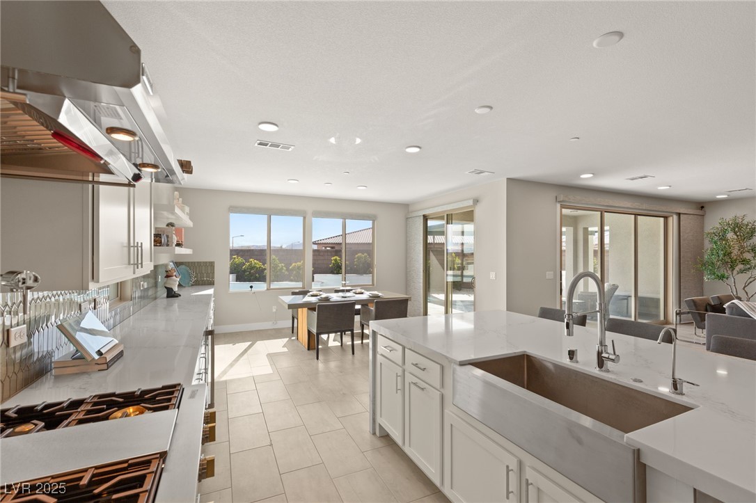 11943 Rockview Point Street