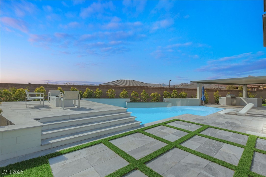 11943 Rockview Point Street