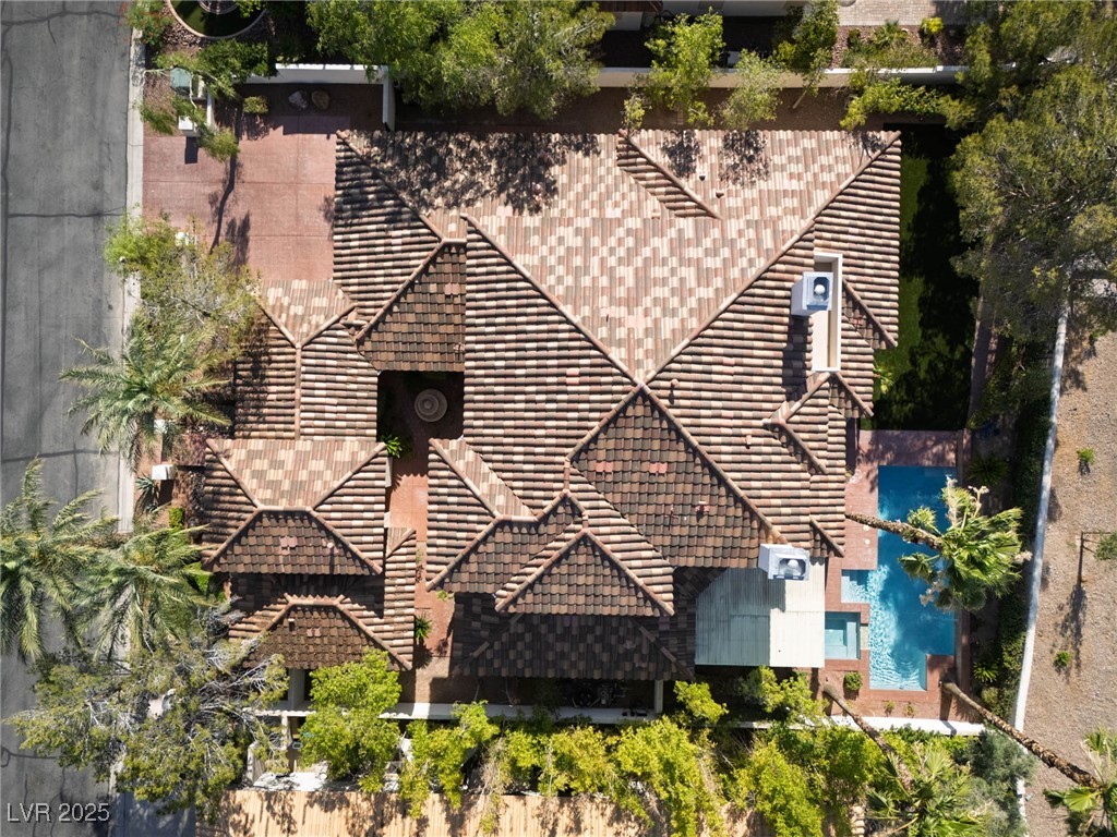 8712 Mesa Canogo Drive