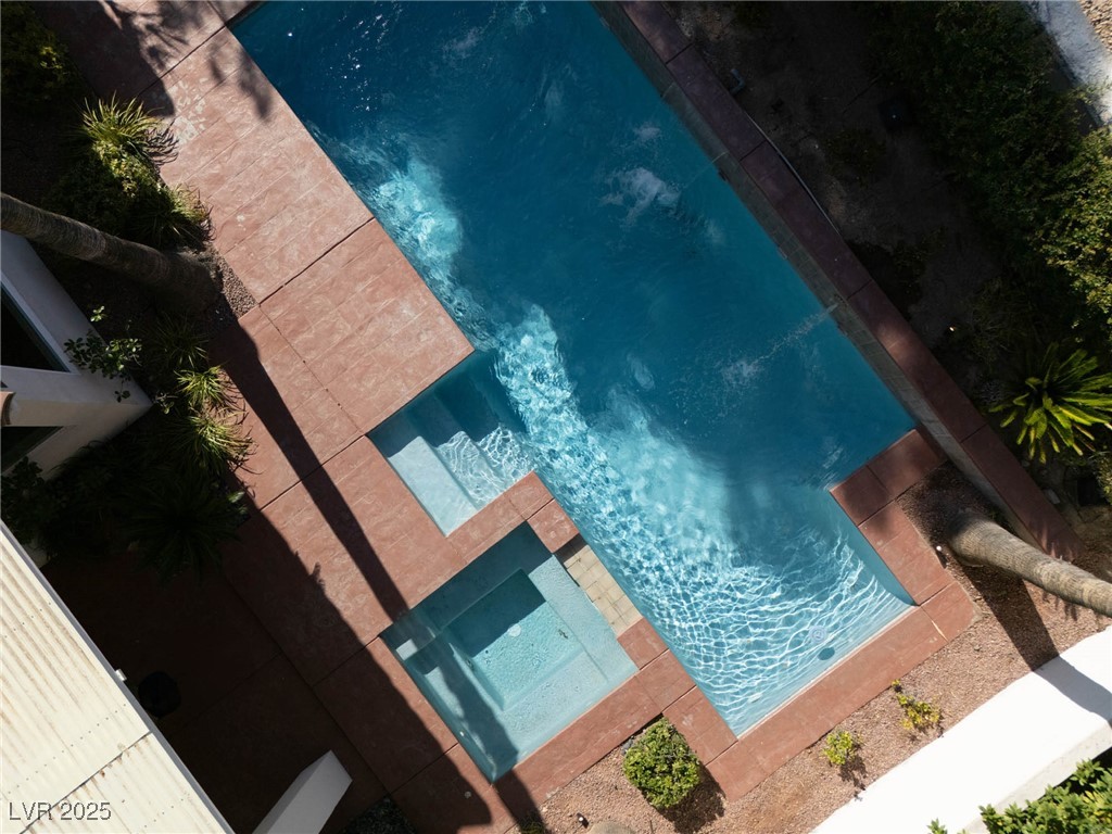 8712 Mesa Canogo Drive