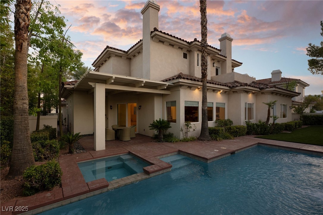 8712 Mesa Canogo Drive