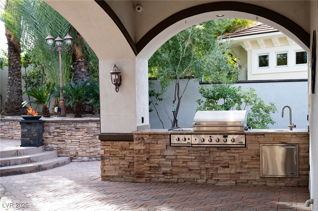 9325 Canyon Classic Drive