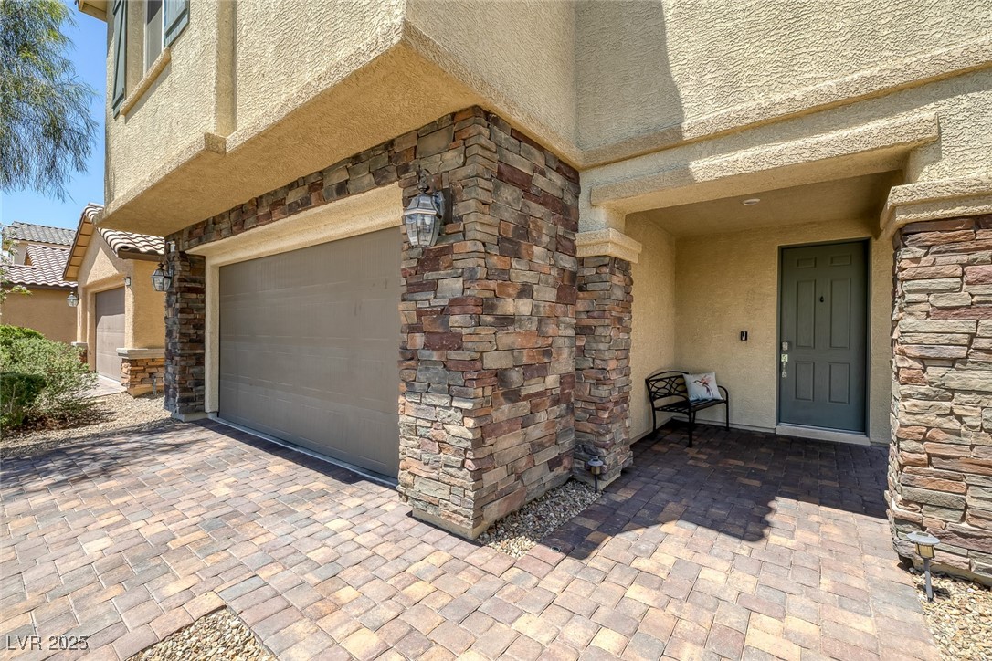 4050 Midnight Crest Avenue