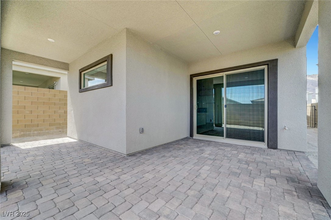 1586 Crested Eagle Street