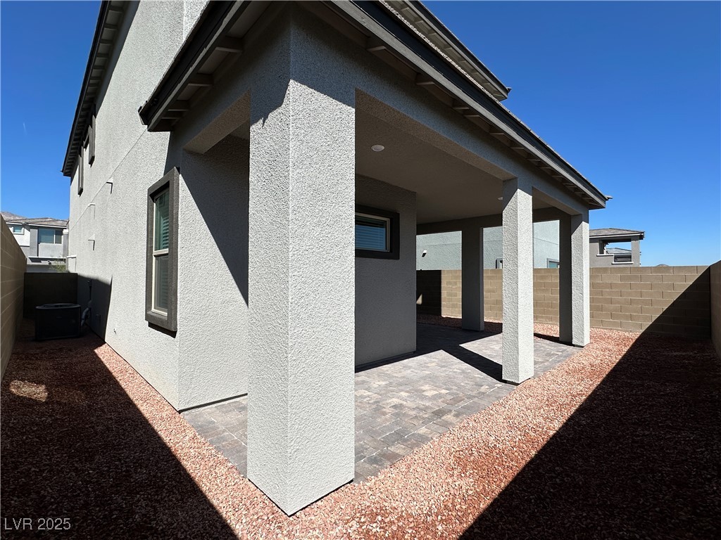 1586 Crested Eagle Street