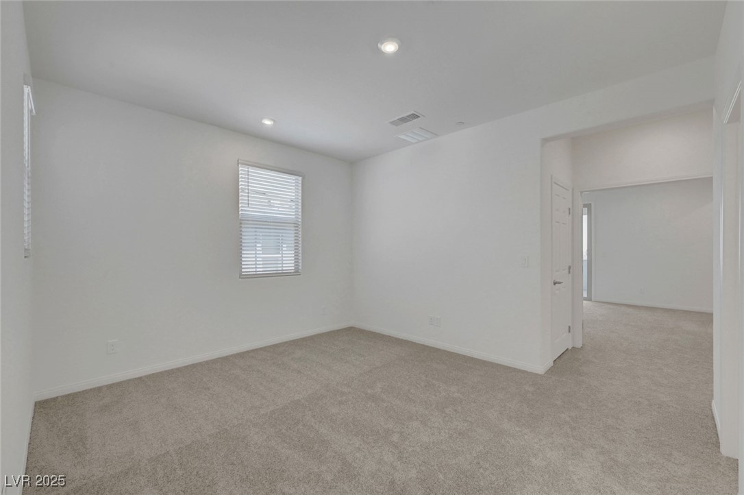 1586 Crested Eagle Street