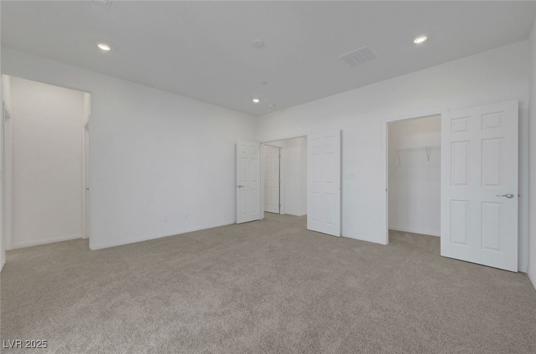 1586 Crested Eagle Street