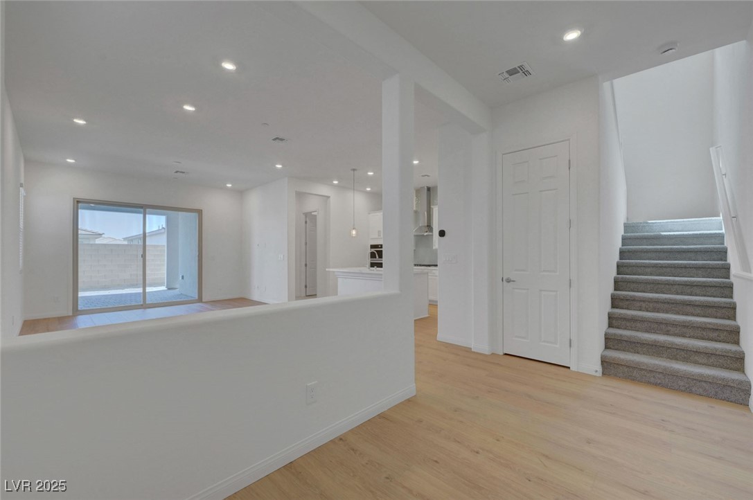 1586 Crested Eagle Street