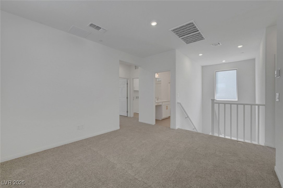 1586 Crested Eagle Street