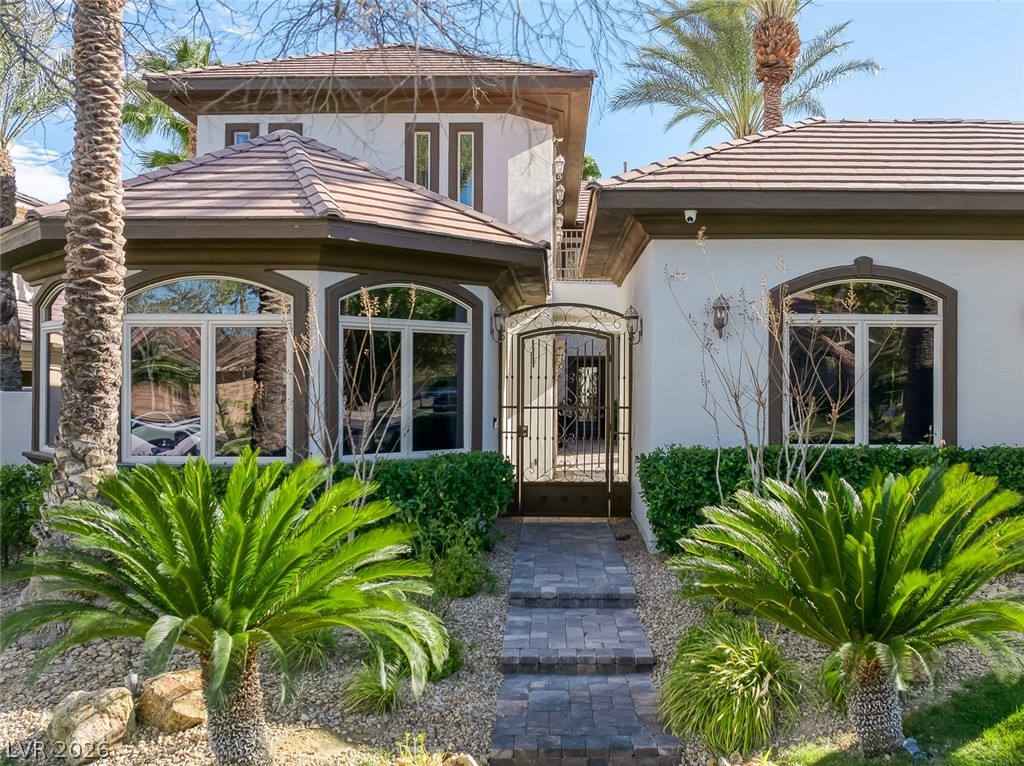 9325 Canyon Classic Drive