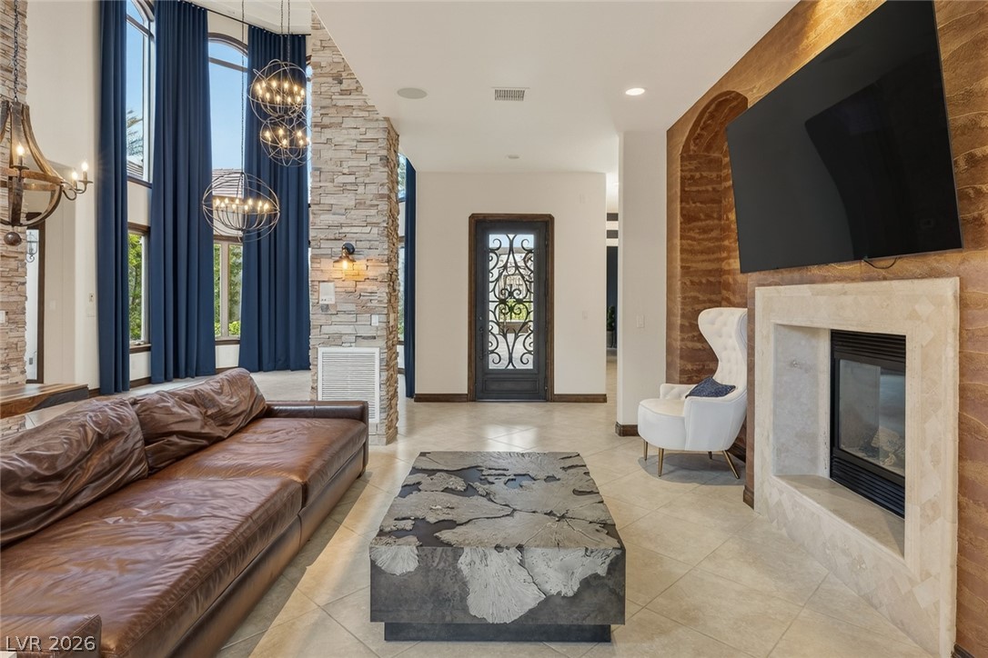 9325 Canyon Classic Drive