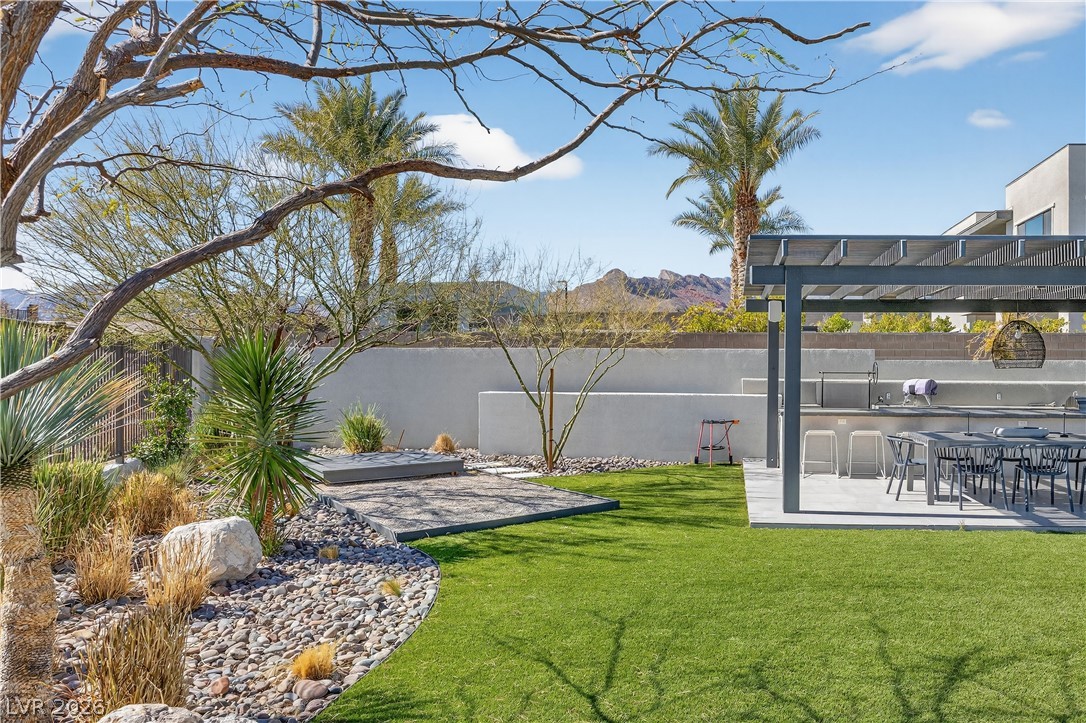 12637 Penfield Avenue