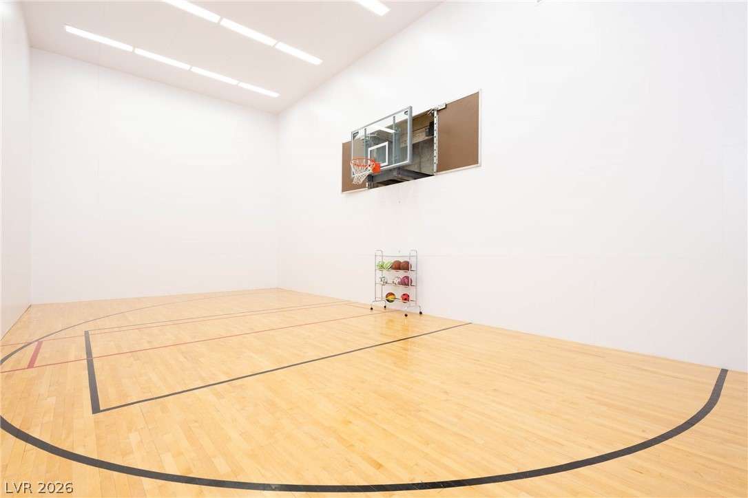 7440 Oak Grove Avenue