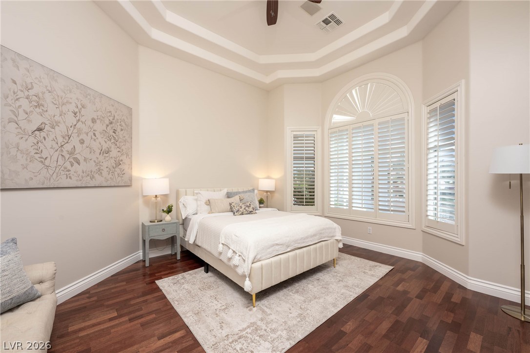 7440 Oak Grove Avenue