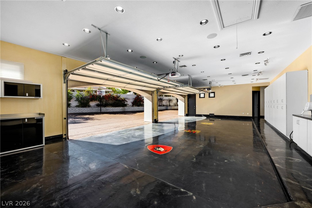 7440 Oak Grove Avenue