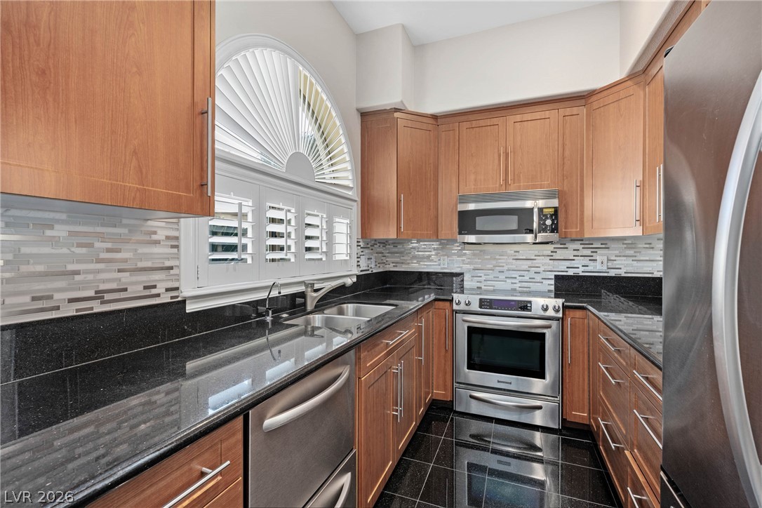 7440 Oak Grove Avenue