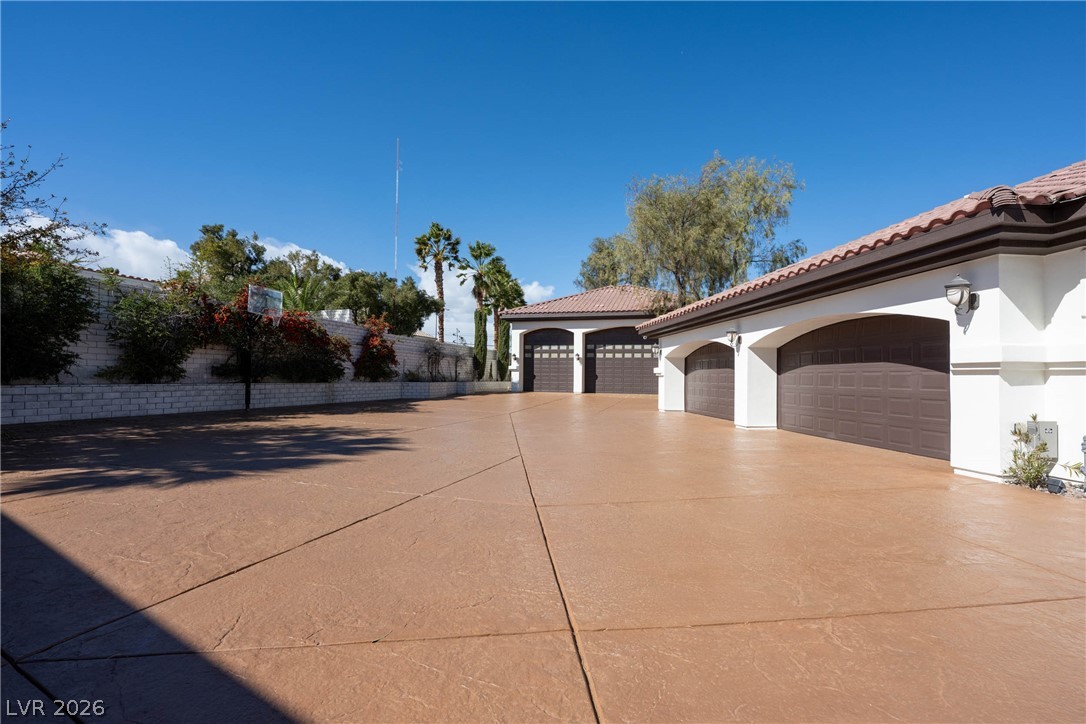 7440 Oak Grove Avenue