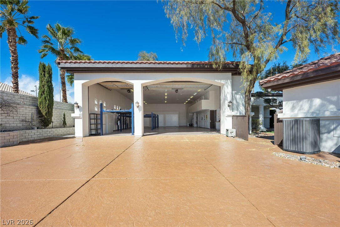 7440 Oak Grove Avenue