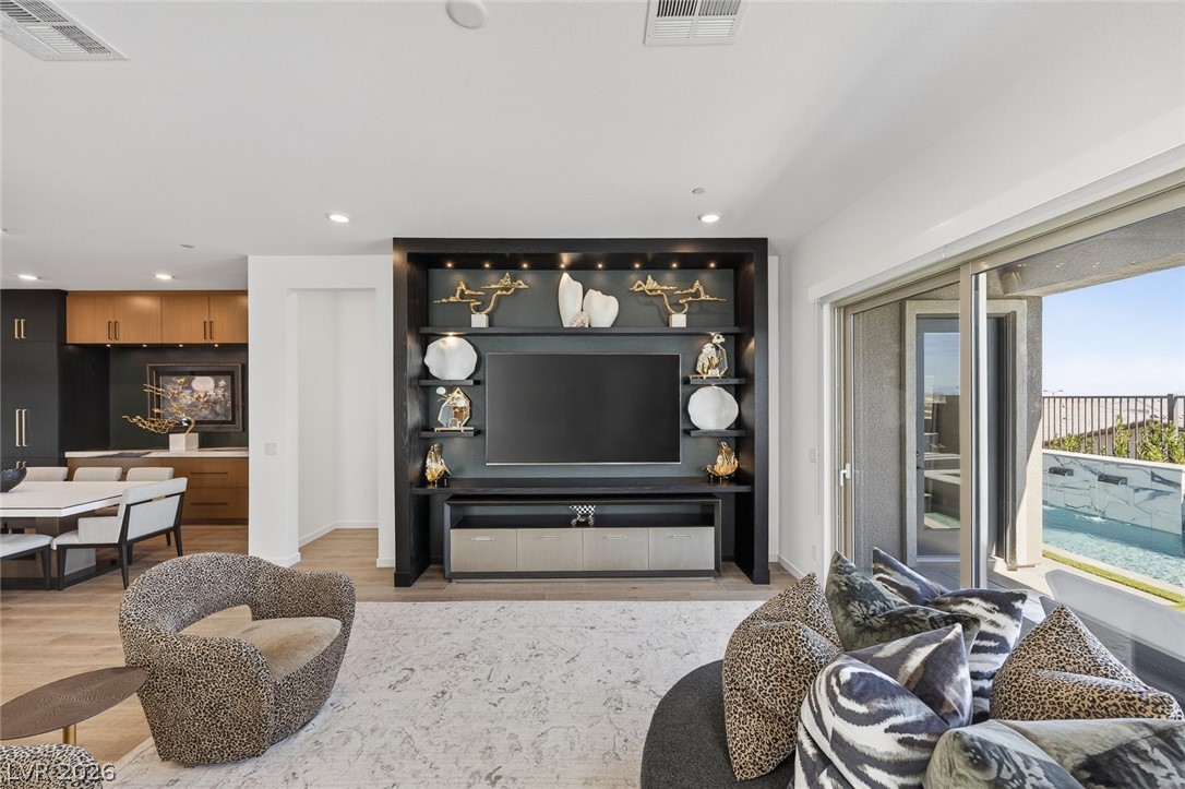 108 Southern Peach Street