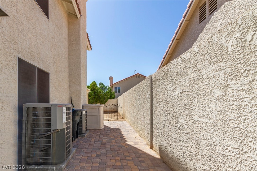5525 Red Bluff Drive