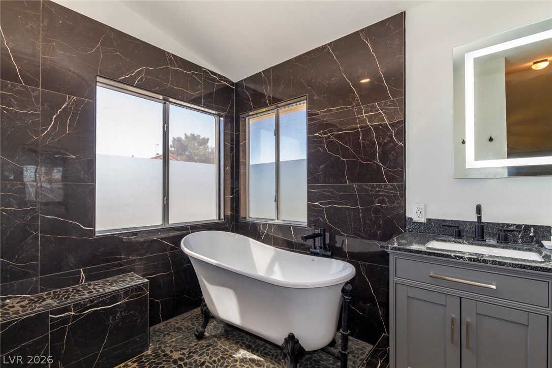 5525 Red Bluff Drive