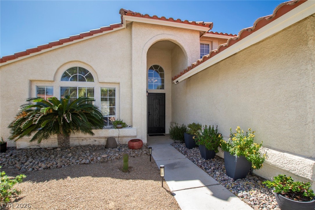 5525 Red Bluff Drive