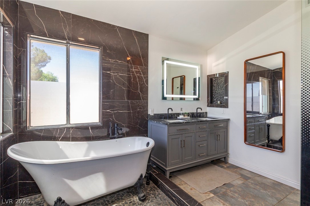 5525 Red Bluff Drive