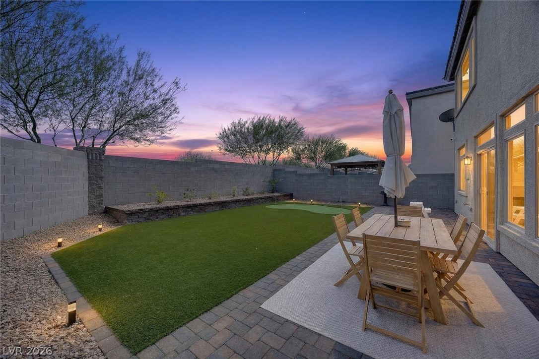 10446 Emerald Rye Street