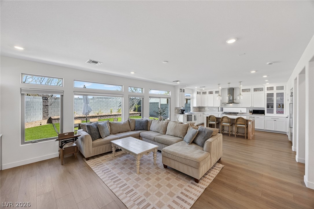 10446 Emerald Rye Street