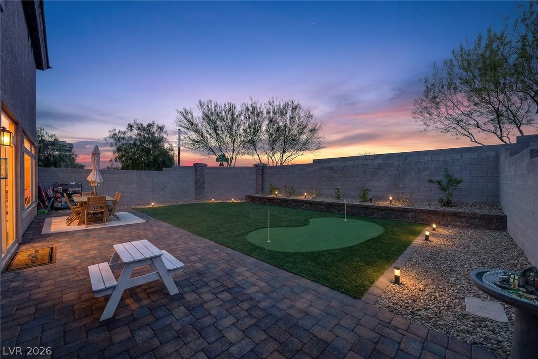 10446 Emerald Rye Street