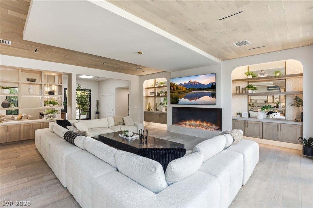 2401 Driftwood Drive
