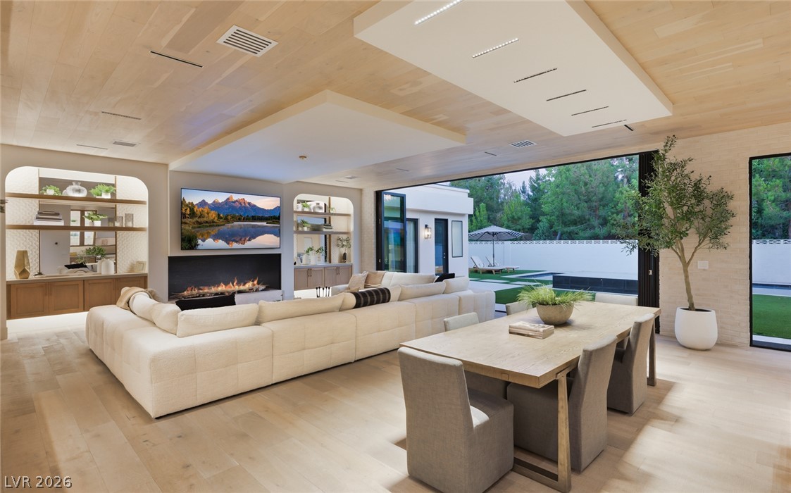 2401 Driftwood Drive