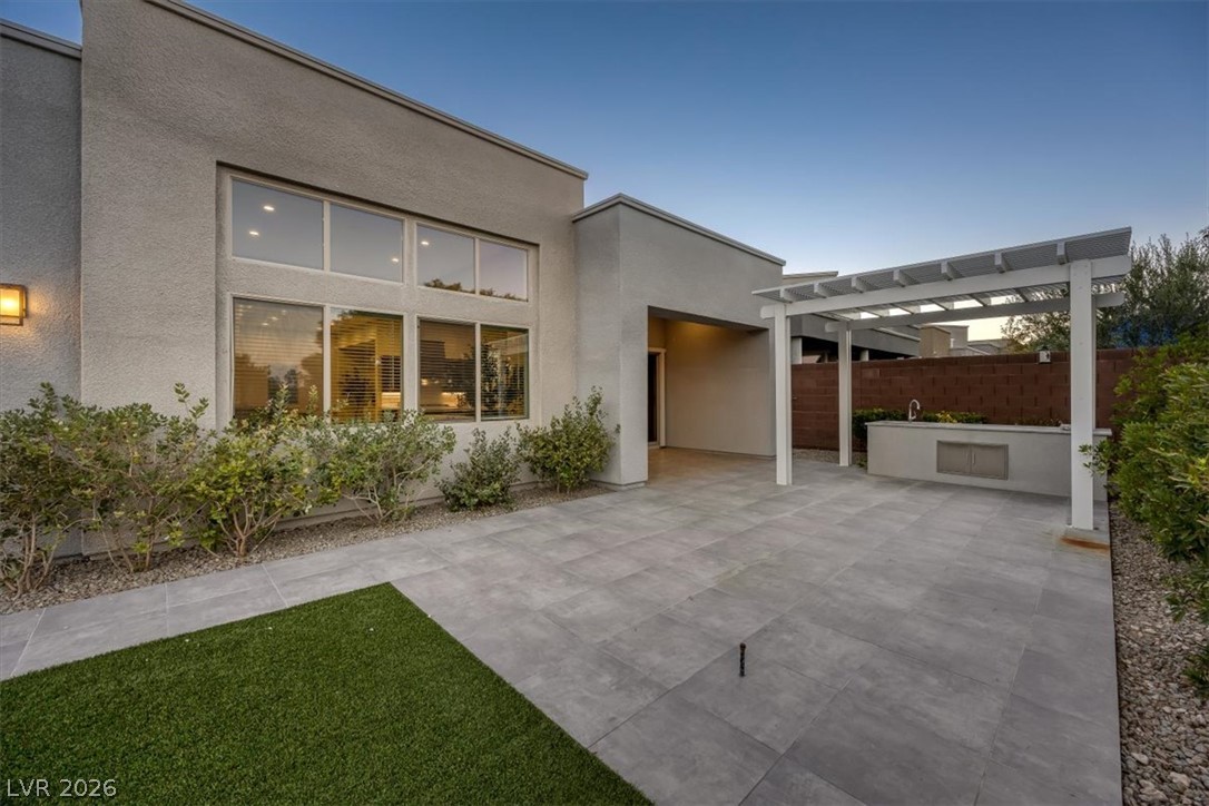 6128 Willow Rock Street