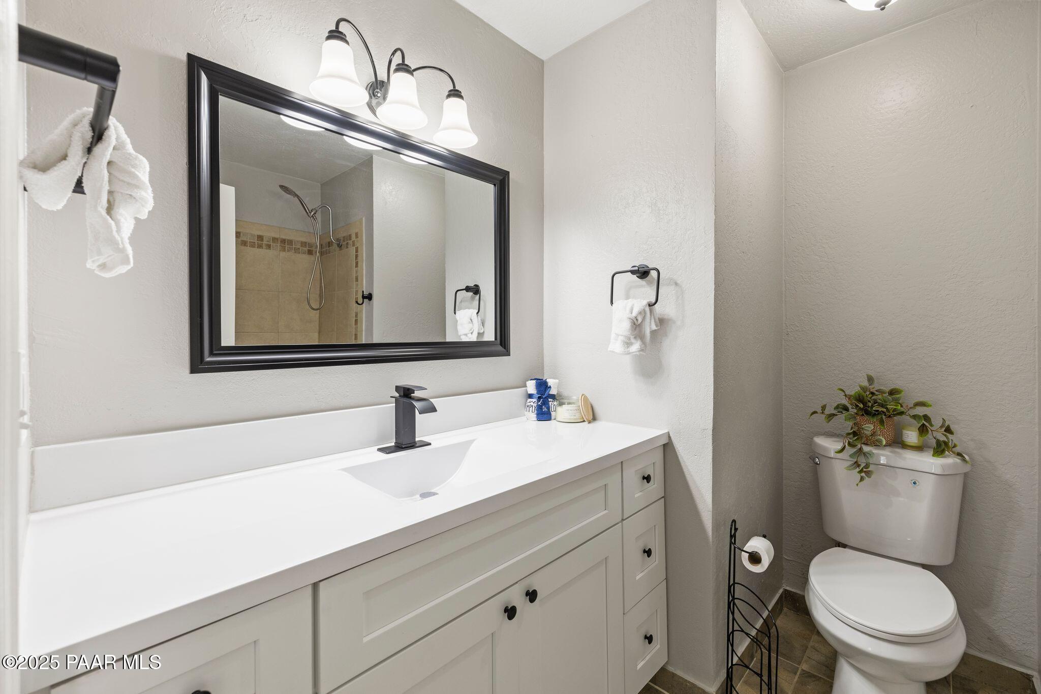 6060 E Copper Hill Drive