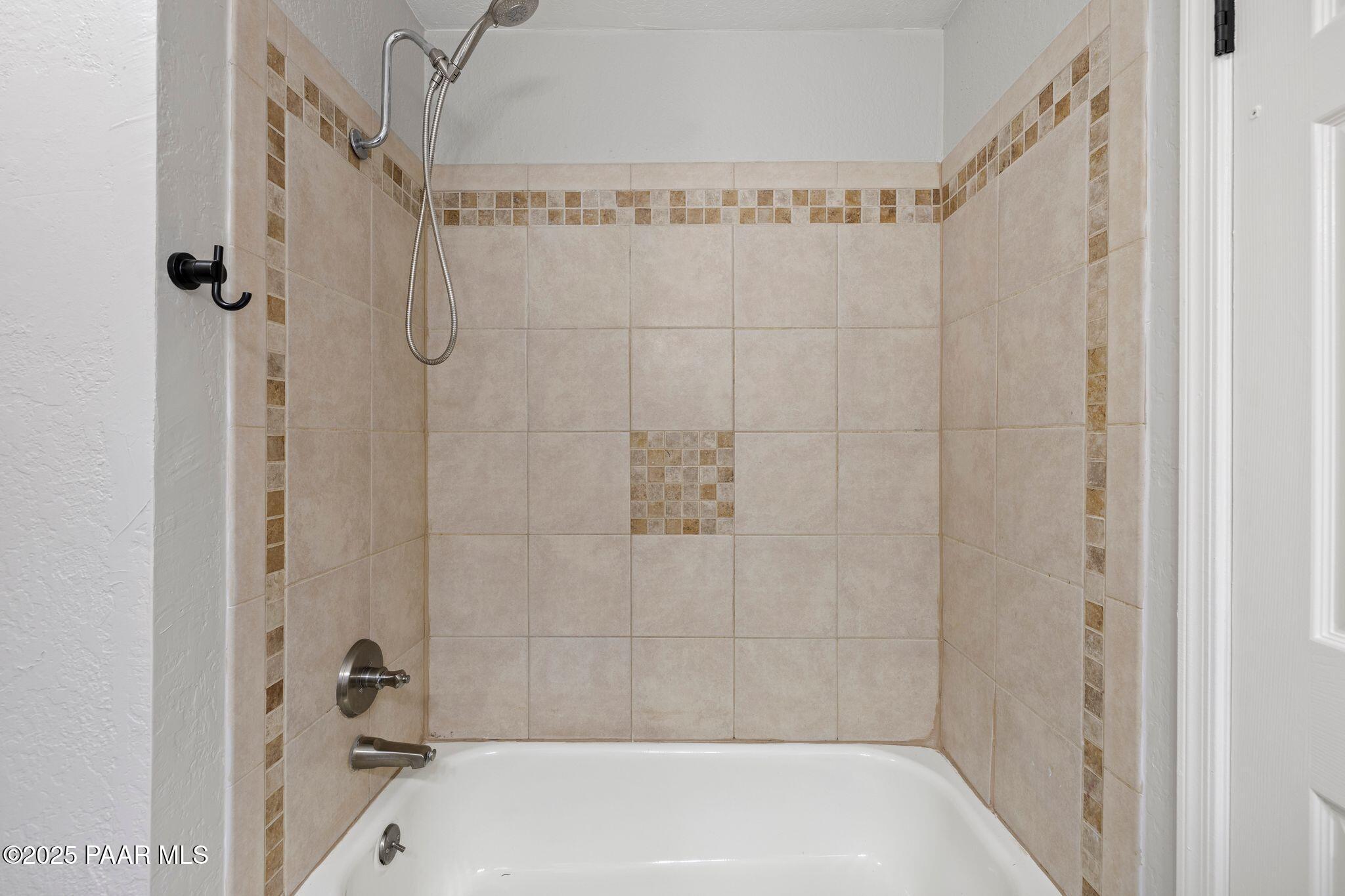 6060 E Copper Hill Drive