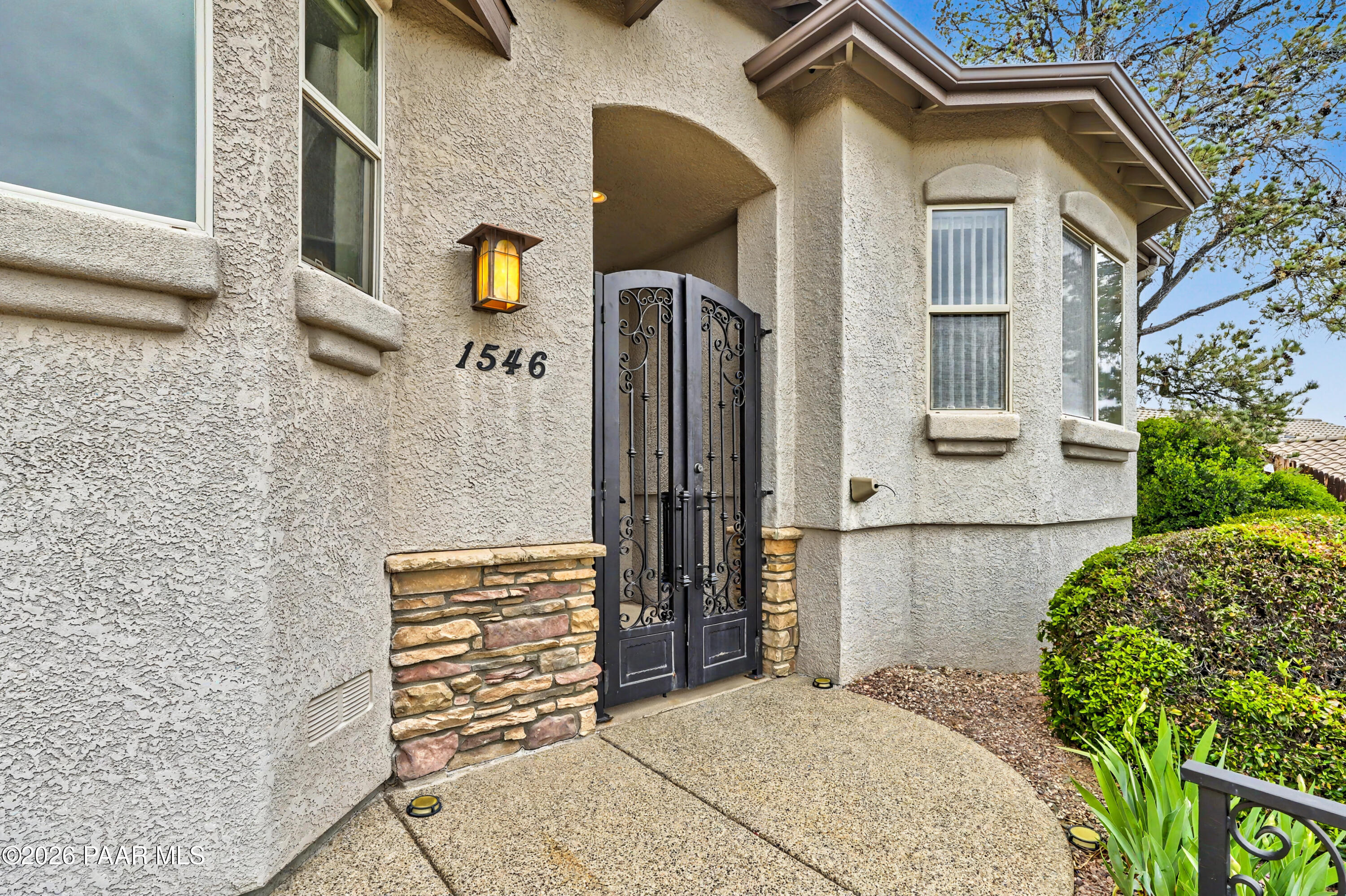 1546 Eagle Crest Drive