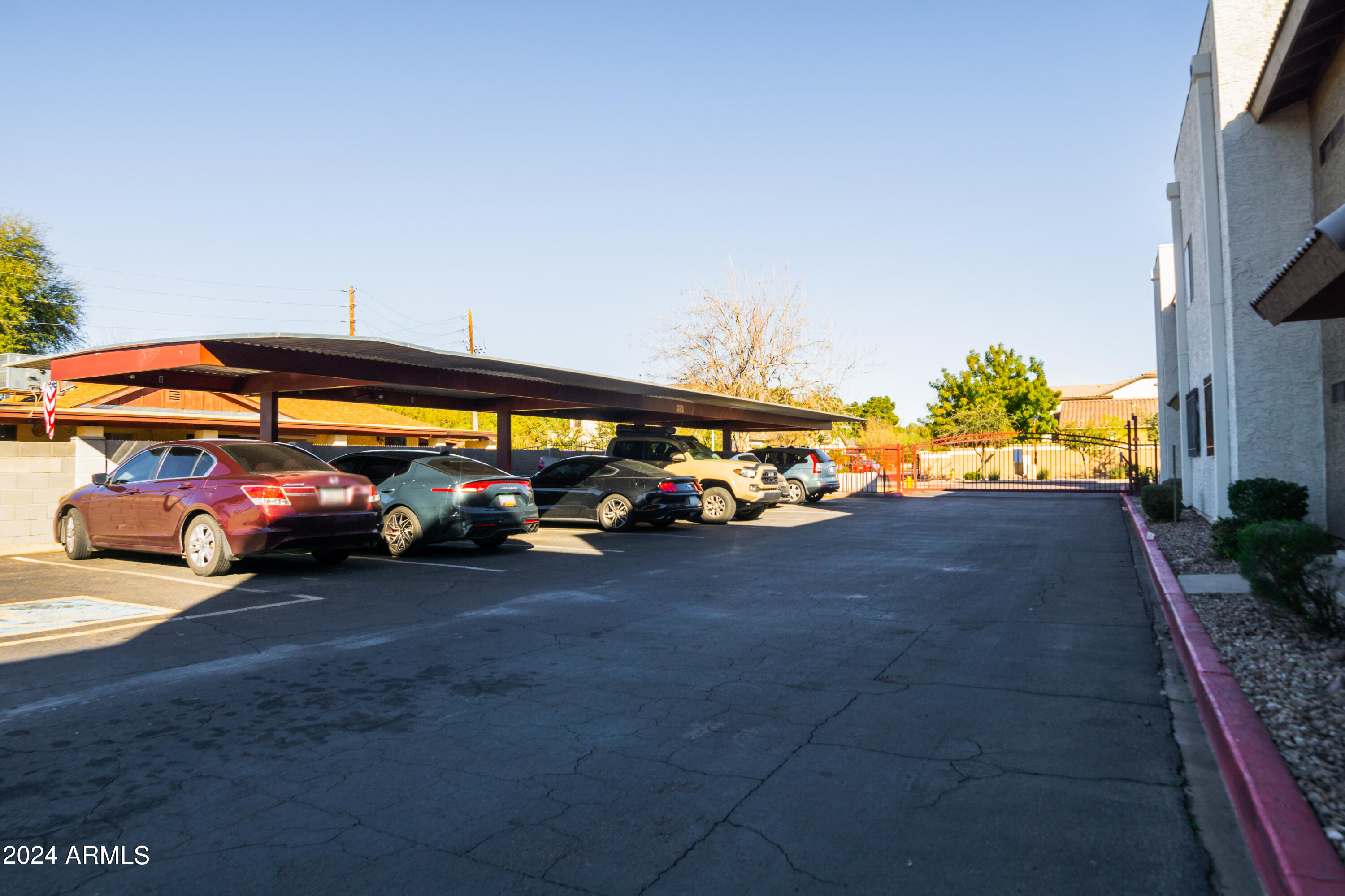 3301 E EARLL Drive, 128