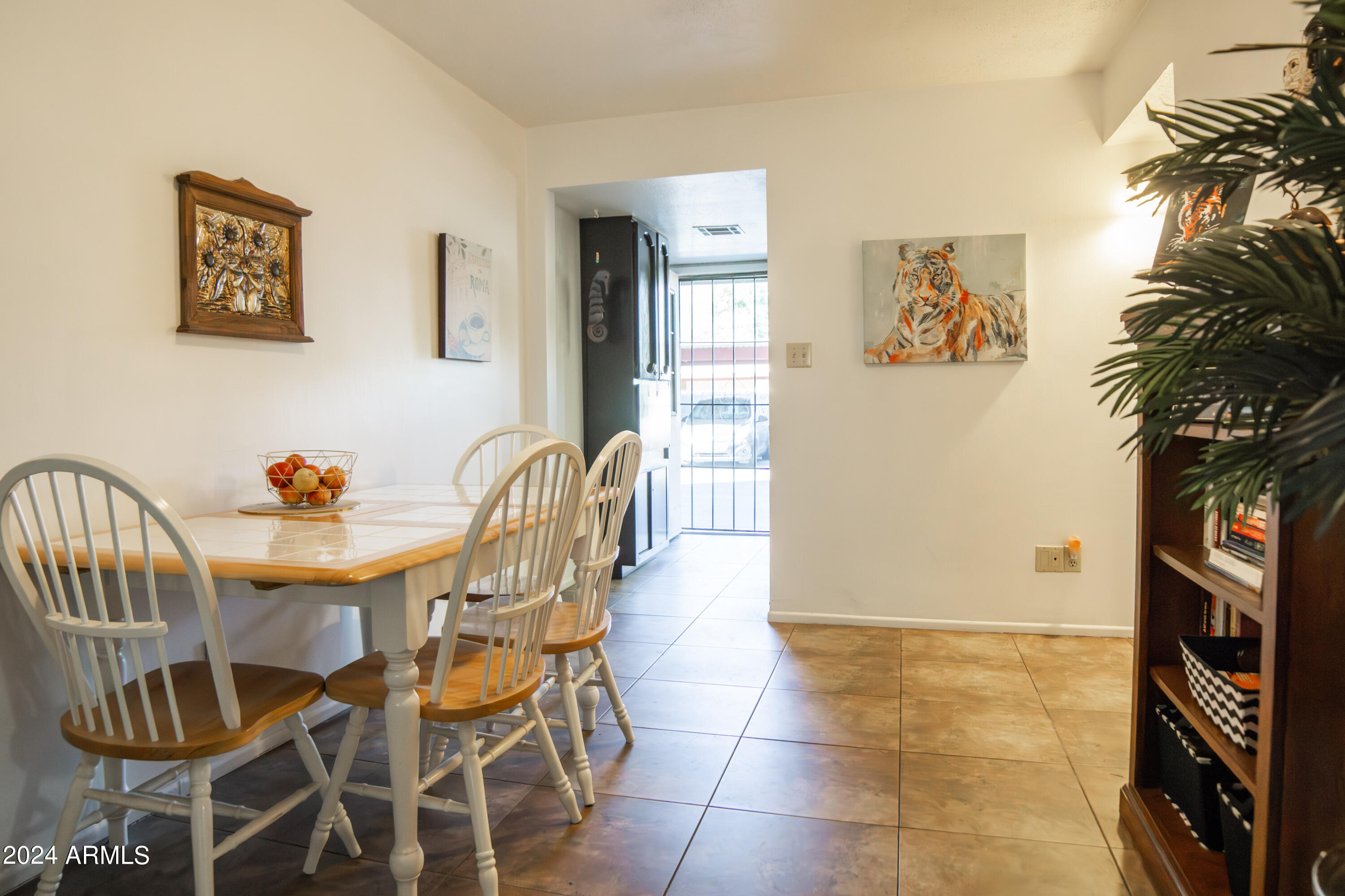 3301 E EARLL Drive, 128