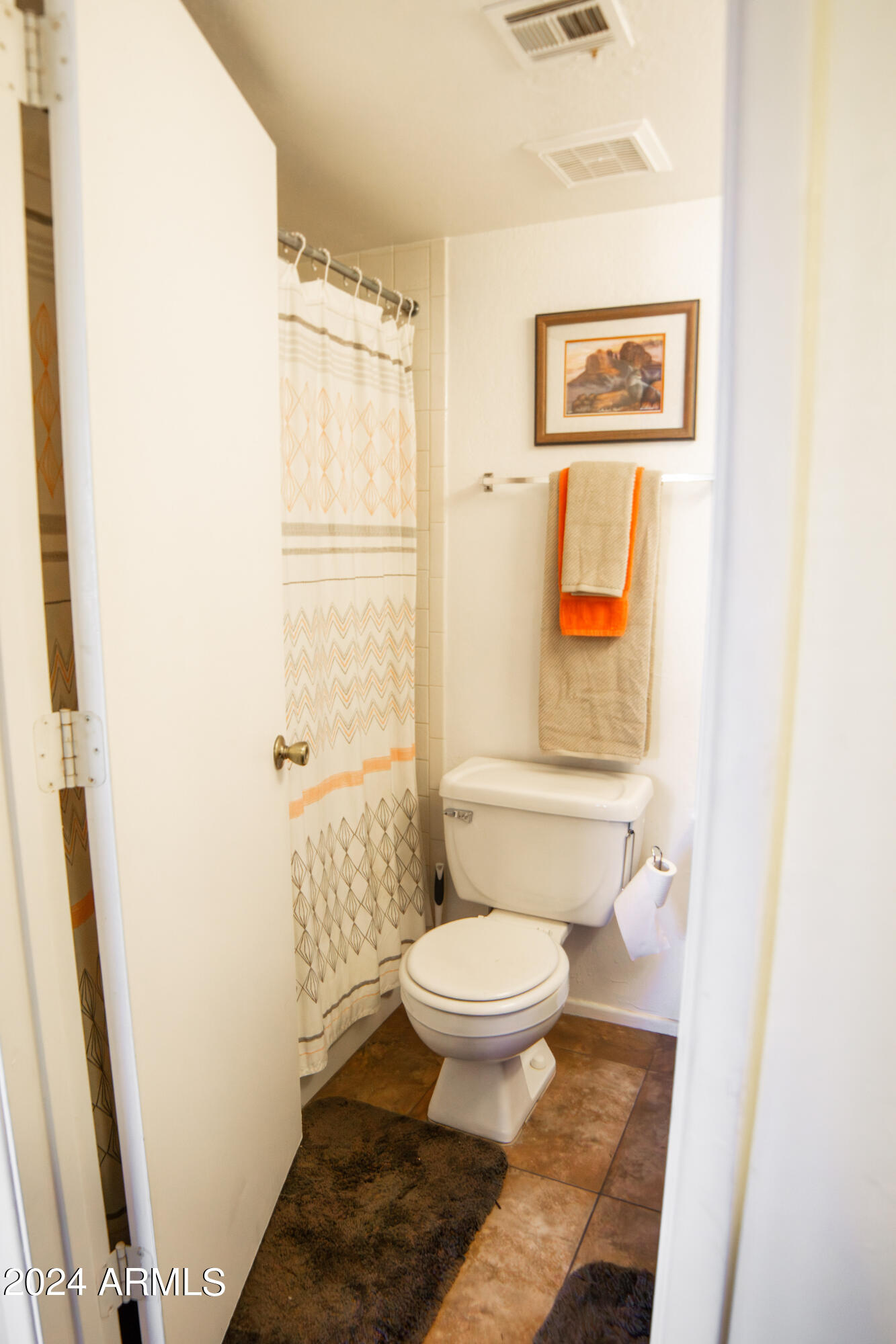 3301 E EARLL Drive, 128