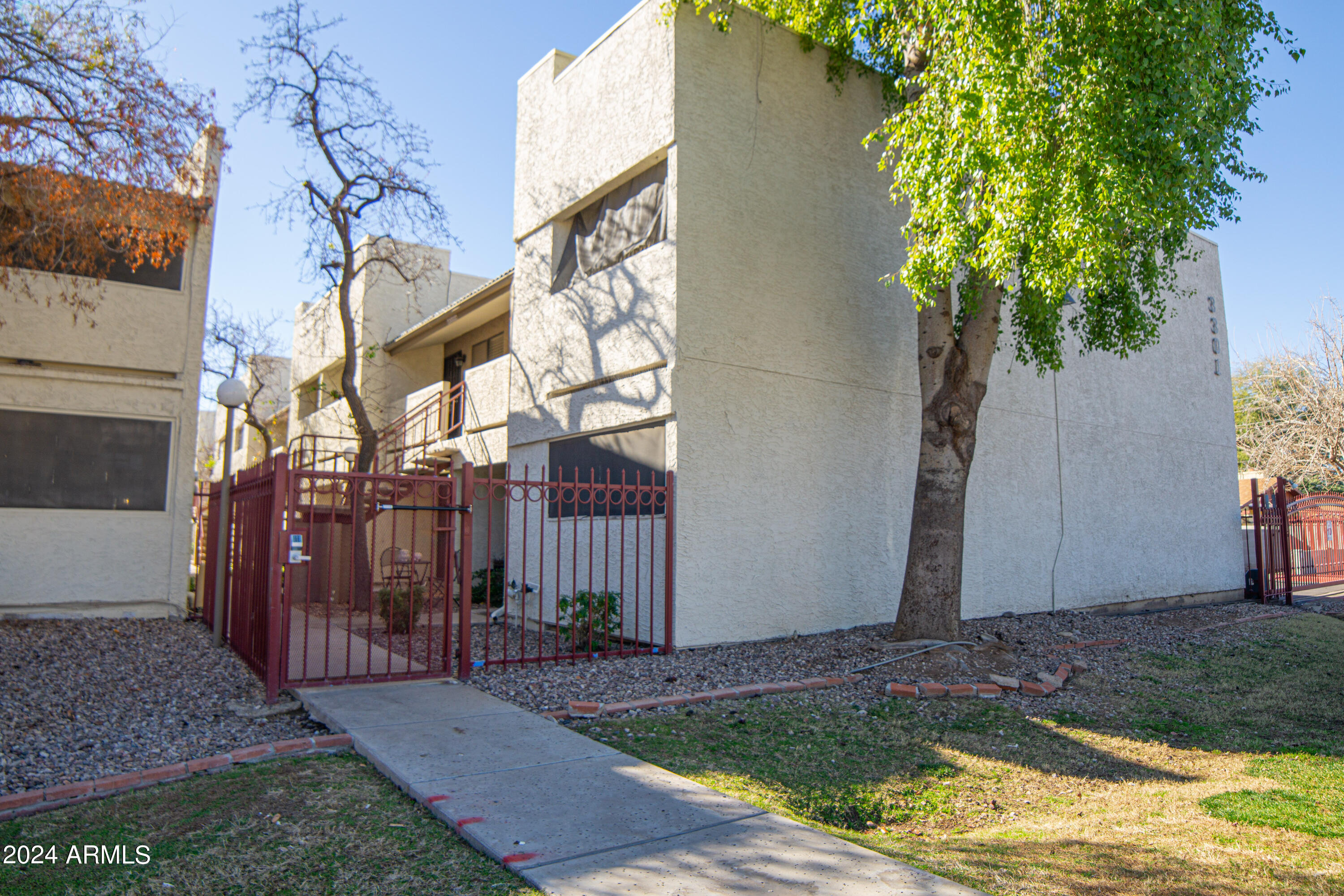 3301 E EARLL Drive, 128