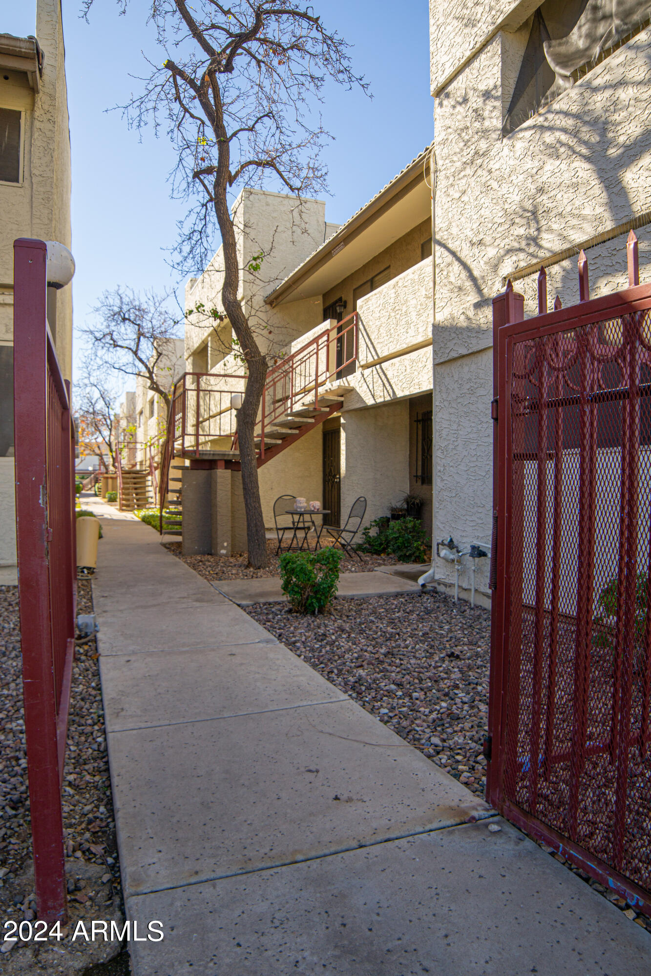 3301 E EARLL Drive, 128