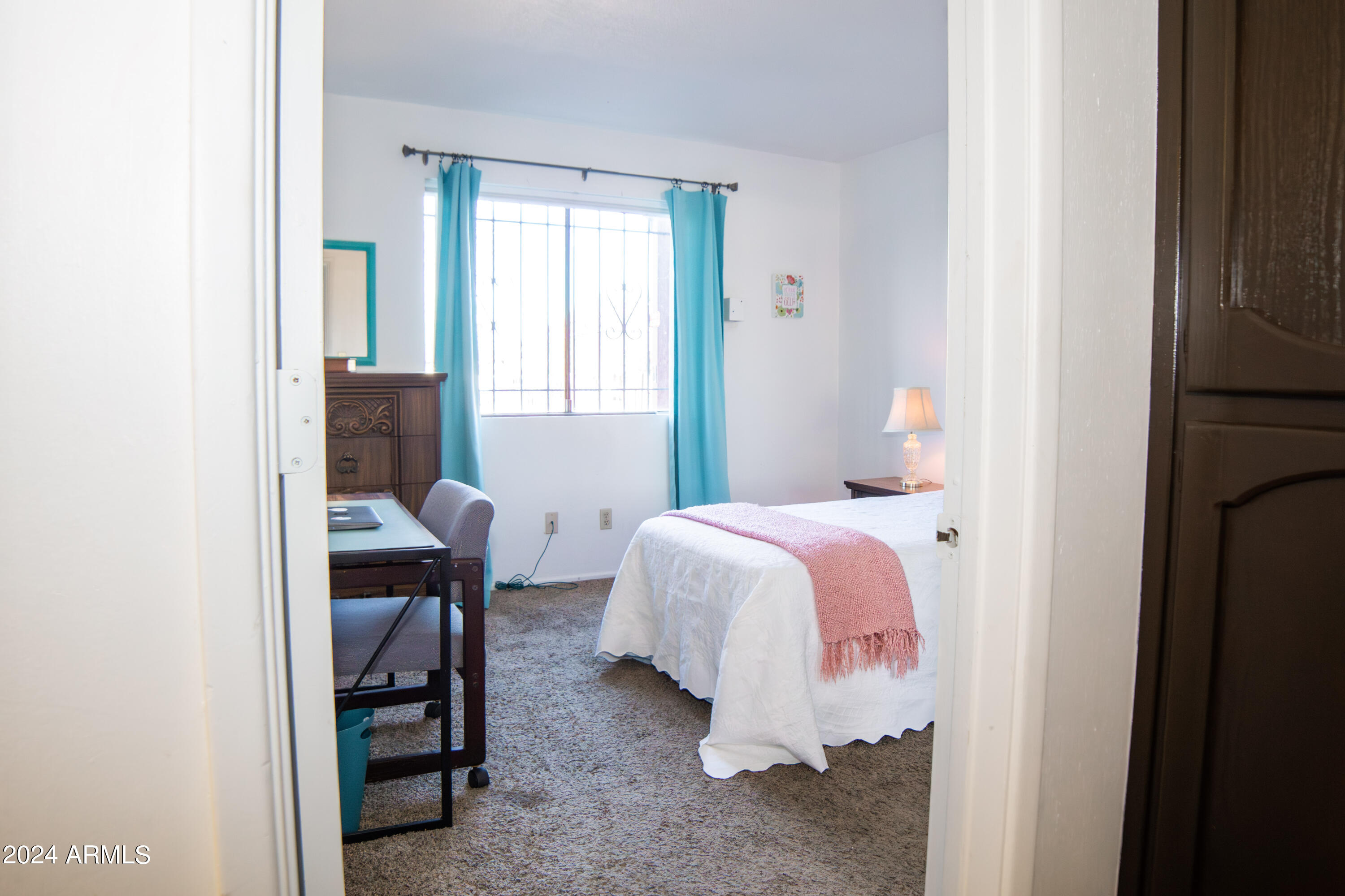 3301 E EARLL Drive, 128