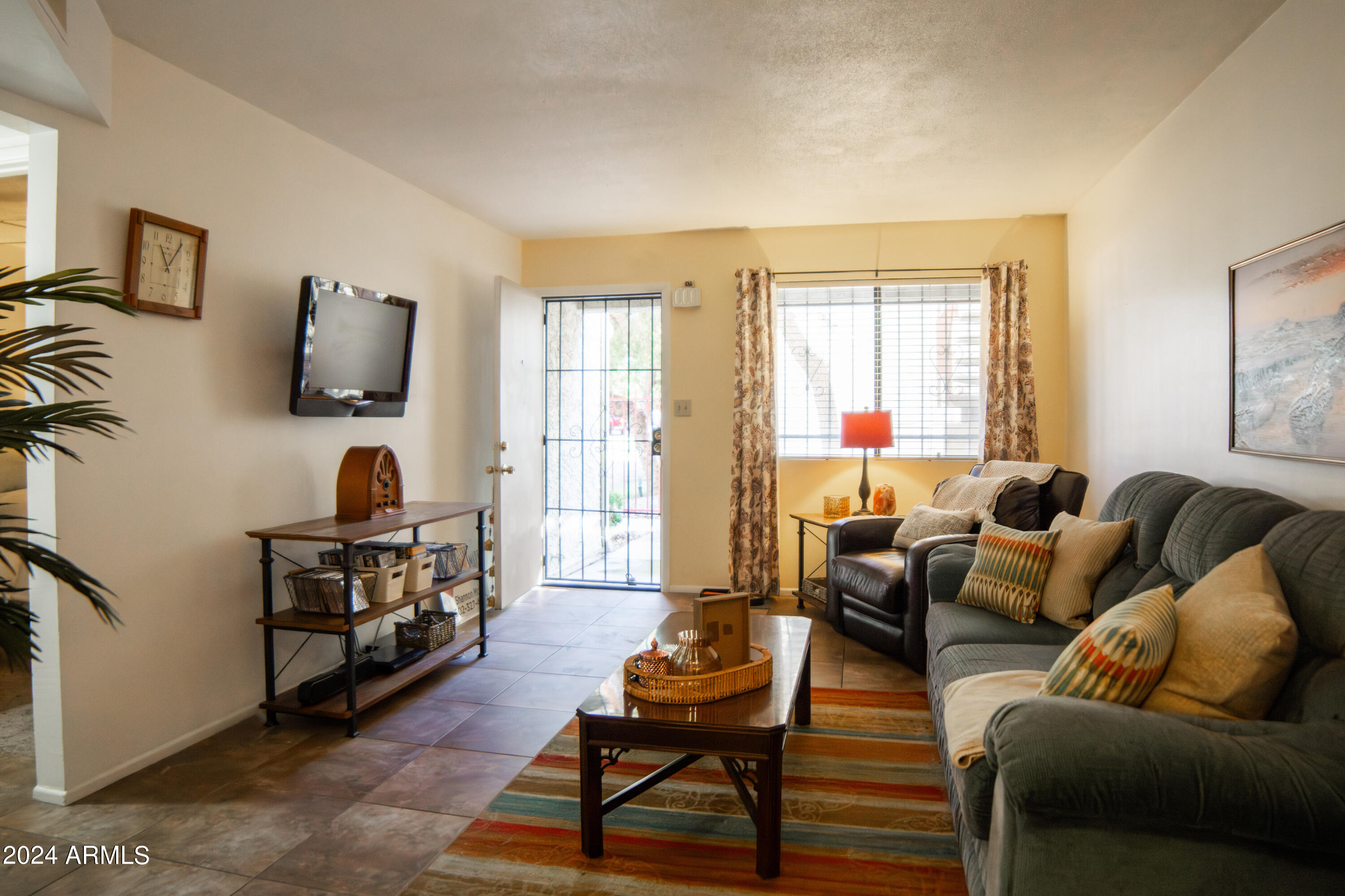 3301 E EARLL Drive, 128