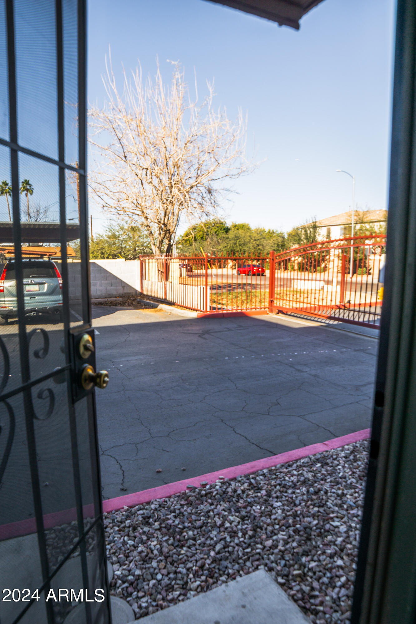 3301 E EARLL Drive, 128