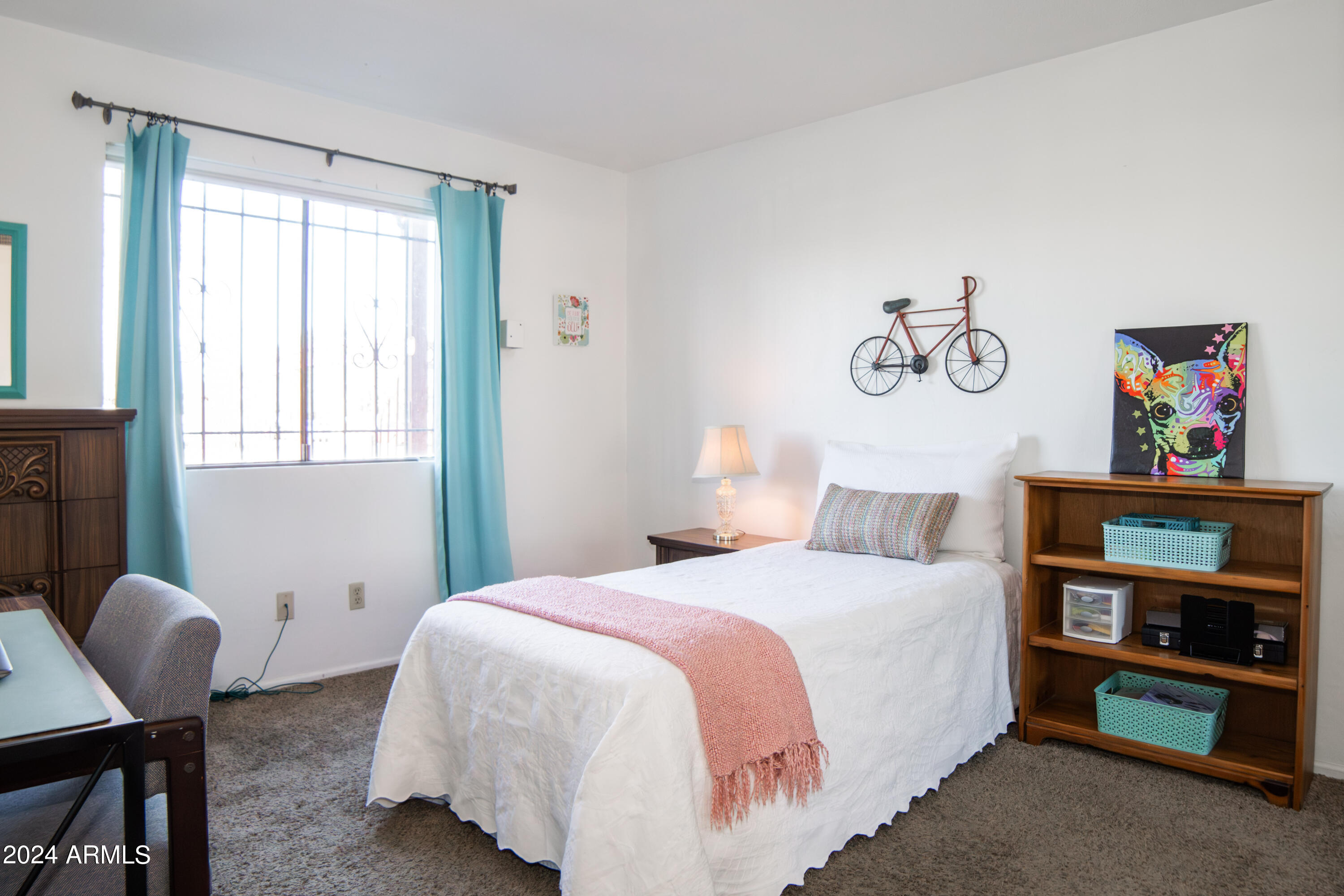 3301 E EARLL Drive, 128