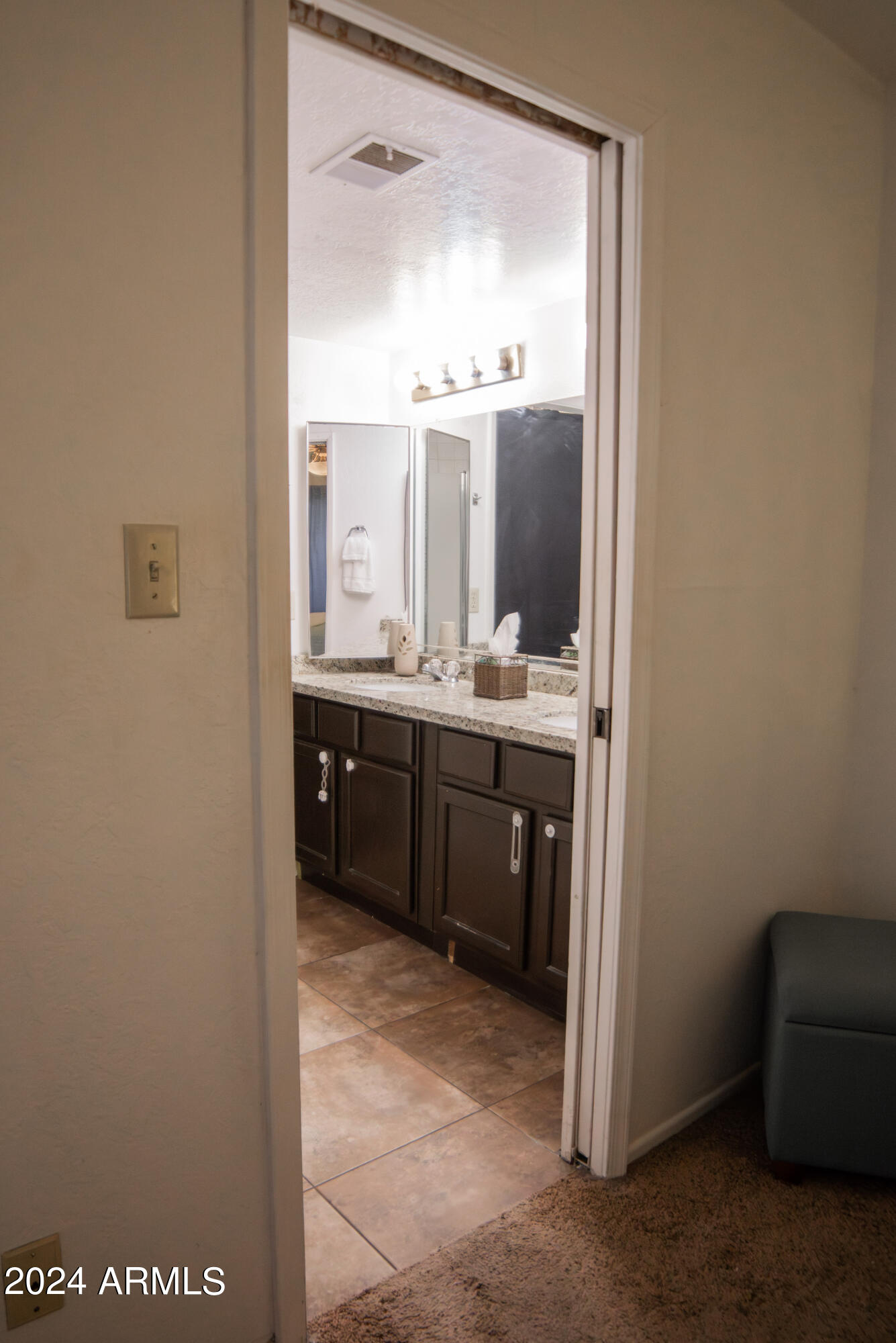 3301 E EARLL Drive, 128