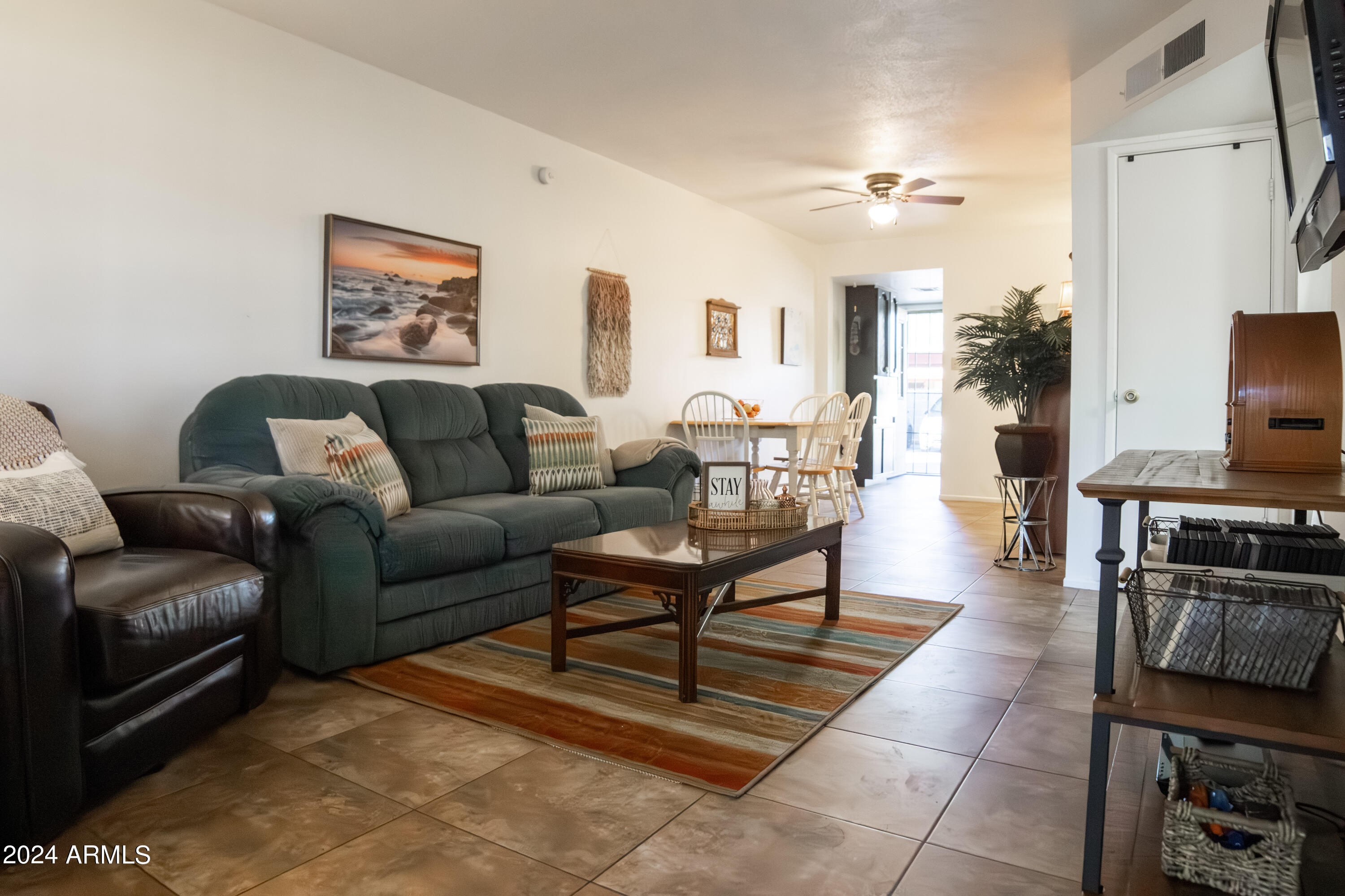 3301 E EARLL Drive, 128